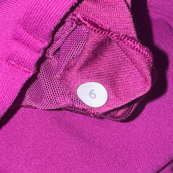 Lululemon Power Y Tank Top Women's Size 6 Regal Plum Fuchsia Luon Shelf Bra - Picture 4 of 4